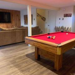 Dog friendly Chalet in the Woods w/Pool-Mt. Snow