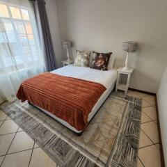 56 - Elegant 2 bed apartment next to Gautrain Centurion