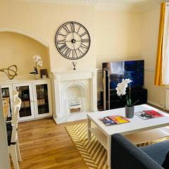 Superb and Comfortable 3BD Home in Dagenham