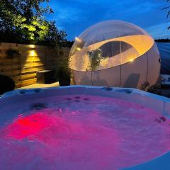 Bulle du puits avec jacuzzi et sauna privatif