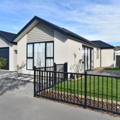 Thomas Townhouse - Christchurch Holiday Homes