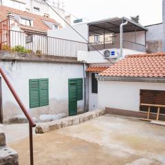 Apartments with a parking space Split - 11690