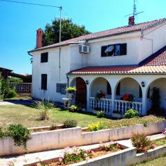 Apartments and rooms with parking space Zambratija, Umag - 11875