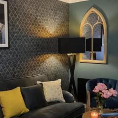 2 Bed House - Sleeps 4 - Garden Parking Wifi
