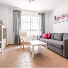 Apartamento con patio y piscina cerca de Sevilla