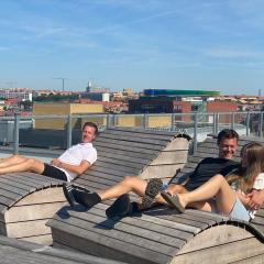 Central Apartment in Aarhus with Panorama Rooftop, High-speed internet & Parking Garage