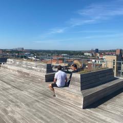 Central Apartment in Aarhus with Panorama Rooftop, High-speed internet & Parking Garage