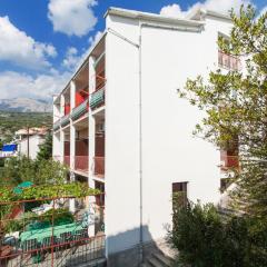 Apartments by the sea Podgora, Makarska - 12326