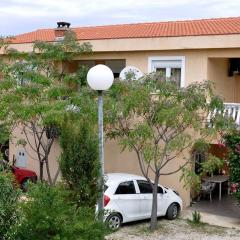 Apartments with parking space Vir - 13686