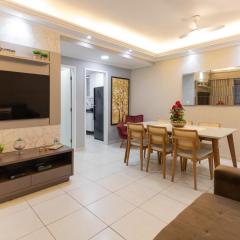 Conforto com ar, tvs smart, na quadra da praia do Forte, em frente Praça da Cidadania