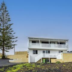 Singleton Beach Holiday House 4 Bedroom - EXECUTIVE ESCAPES