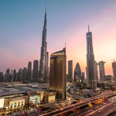 Elite Royal Apartment - Panoramic Full Burj Khalifa, Fountain & Skyline View - ACed direct connection to Dubai Mall - Governor