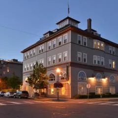 Majestic Inn and Spa