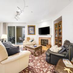 Ocean Pointe Getaway Coastal condo with ocean-view pool, private patio, grill, & AC - walk to beach