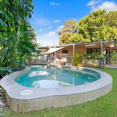 Tropical Tranquillity - Spacious Poolside Cottage