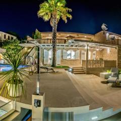 Seaside luxury villa with a swimming pool Puntinak, Brac - 2964