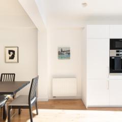 Wonderful Central Athens 2 Bedroom 2 Bath Sleeps 8