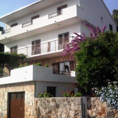 Apartments and rooms with parking space Jelsa, Hvar - 4640