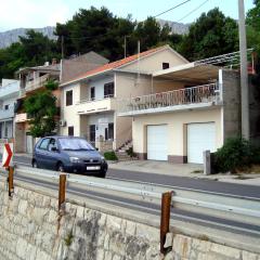 Apartments by the sea Mali Rat (Omis) - 2811