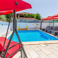 Stunning Home In Kavran With 2 Bedrooms, Jacuzzi And Outdoor Swimming Pool