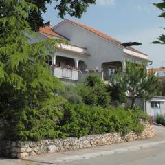 Apartments with parking space Njivice, Krk - 5427