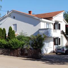 Apartments with a parking space Vantacici, Krk - 5425