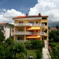 Apartments with a parking space Selce, Crikvenica - 5513