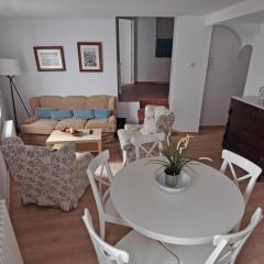 LETS HOLIDAYS Apartment for 6 people 1 min walking to the beach