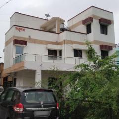 Rutugandh Homestay