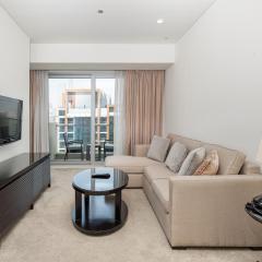 Elegant 1BR in The Address Residences Dubai Marina by Deluxe Holiday Homes