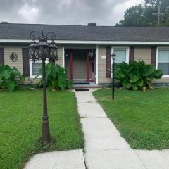 Cheerful two bedroom house 1.5 miles from beach.