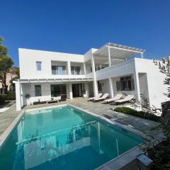 Saronida Boutique Villa Private Pool, Sea views, Lovely Gardens & Roof Terrace