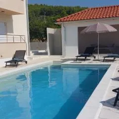 Villa Ana perfect for families with kids and groups,House with heated Pool