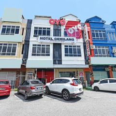 Super OYO 90364 Hotel Gemilang