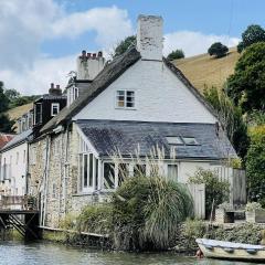 Duck Cottage - Waters Edge, Exclusive Village Location