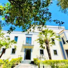 Luxury Apartment with balcony garden view