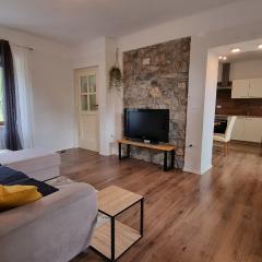 Comfortable Apartment & Studio in Village Centre