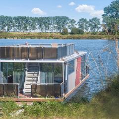 2 Bedroom Gorgeous Ship In Blotnik