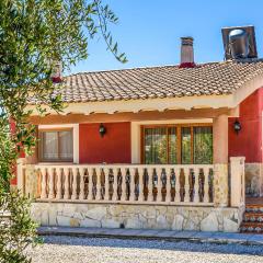 Cozy Home In Caravaca De La Cruz With Kitchen