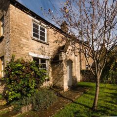 Lovely Cosy Stone Cottage in Tetbury Cotswolds