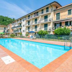 Beautiful Apartment In Arpiola-pianturcano With Outdoor Swimming Pool And Wifi