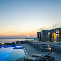 Seafront luxury villa with infinity pool & devine views!