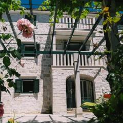 Apartments by the sea Sumartin, Brac - 11651