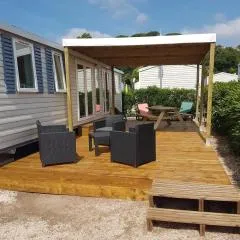 Frejus tout confort, climatisation,linge de lit et de toilette, coffre fort, ventilations au plafond chambres et wifi possible