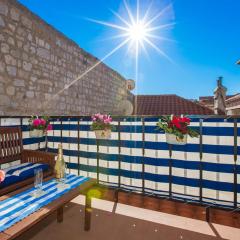 Relaxing Apartment Paulina with Balcony