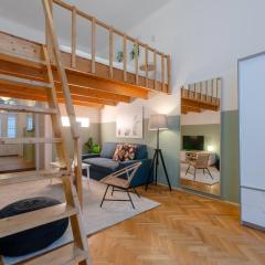 COSY APARTMENT IN CENTRAL DISTRICT.