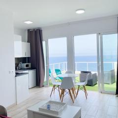 HomeForGuest The Cliff House Gran Canaria with Sea views