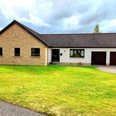 Boutique Four Bed Holiday Home in Inverness