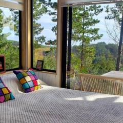 Tinyhouse Boyeruca Lodge. Maravillosas vistas de Bosque, Mar y Cielo