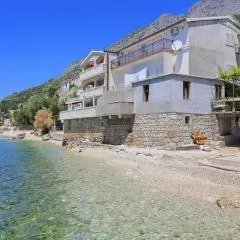 Apartments by the sea Brist, Makarska - 15465